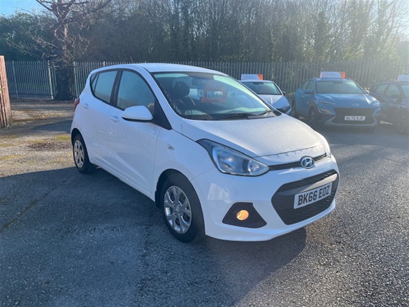 HYUNDAI i10